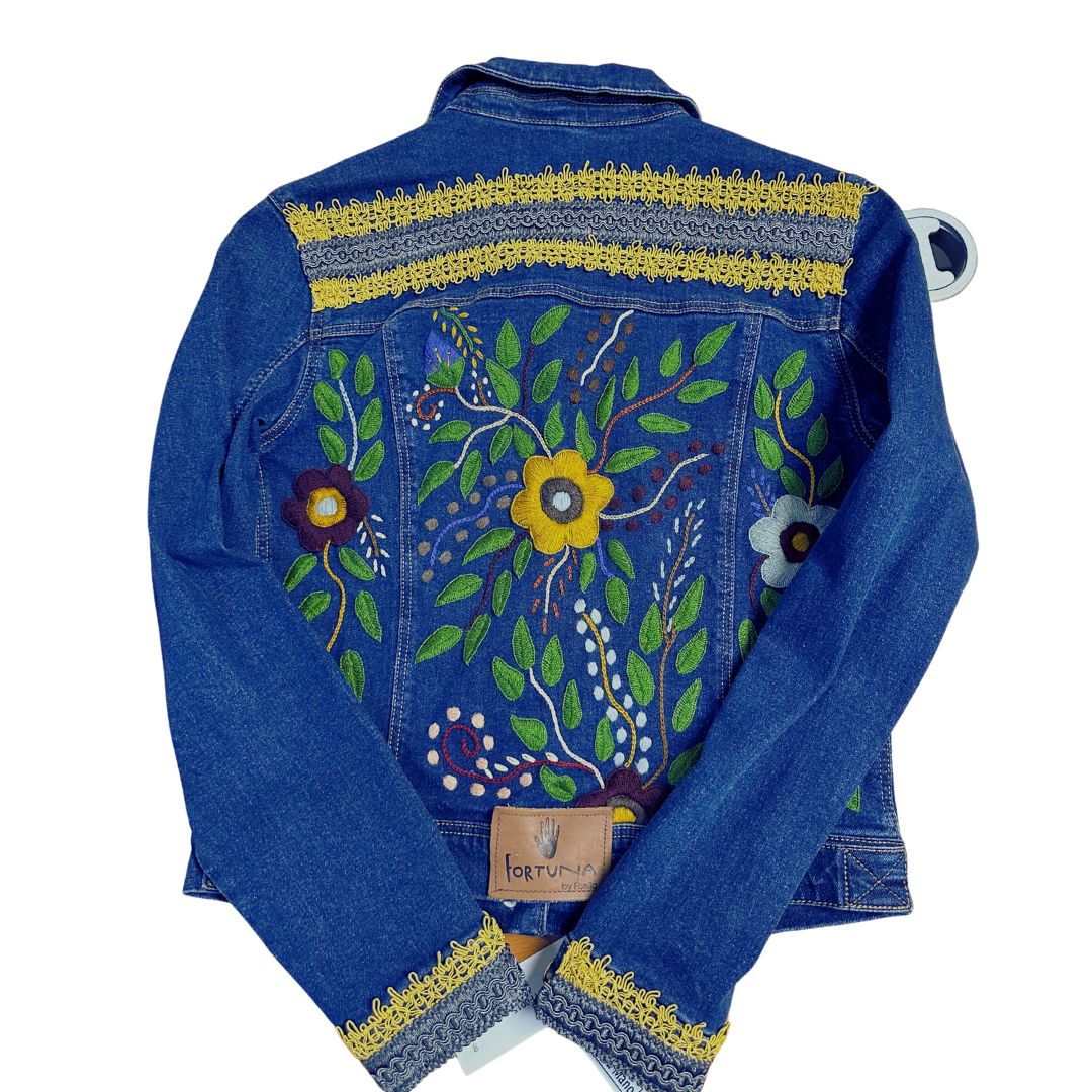Chamarra de mezclilla azul diseño tres flores - EXTRA CHICA