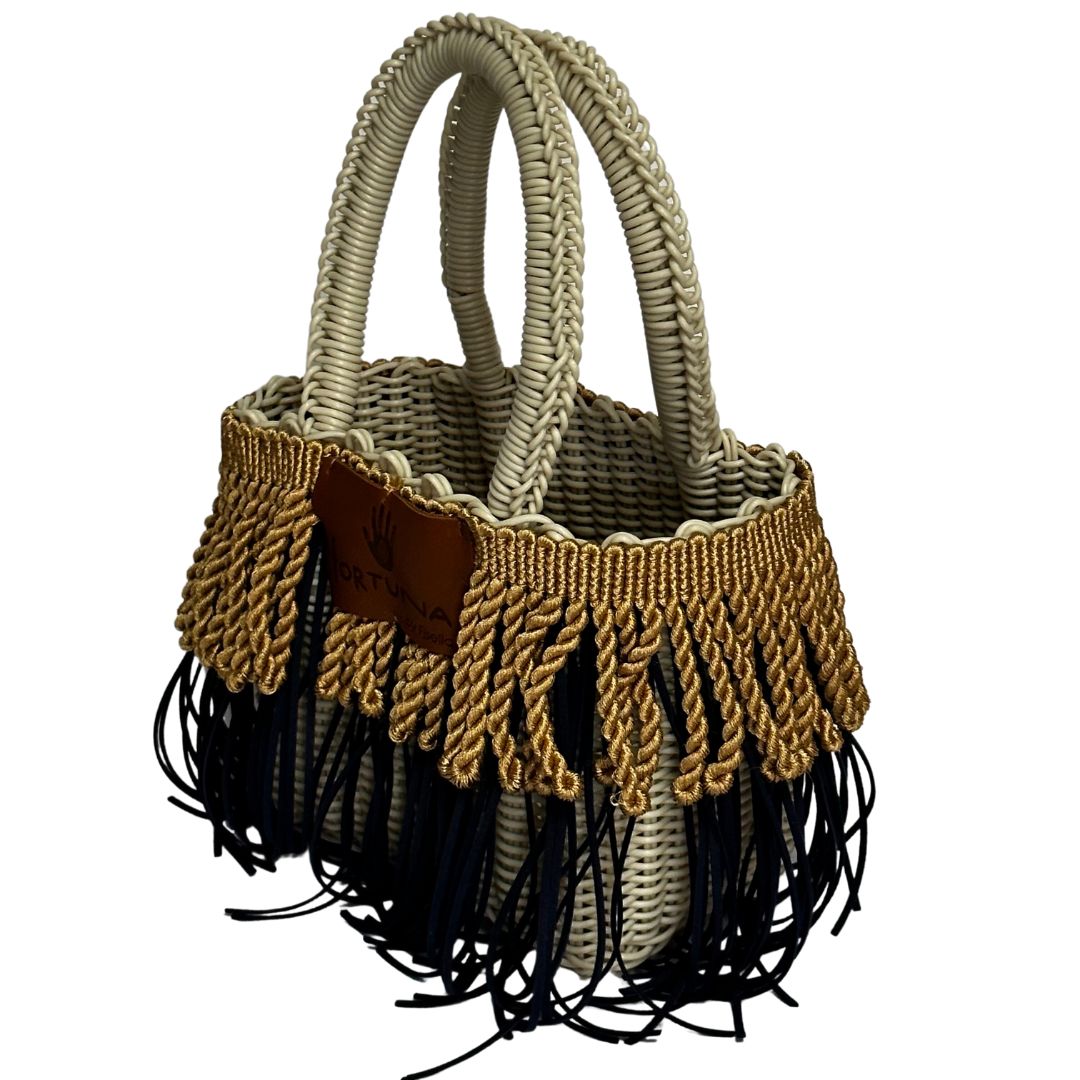 Bolsa Fringe Mini color crema con flecos color azul Marino y flecos dorados