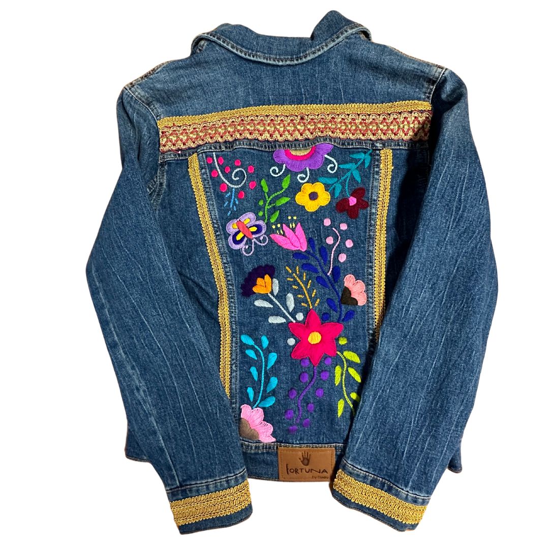 Chamarra de mezclilla de flores bordadas artesanalmente -EXTRA CHICA