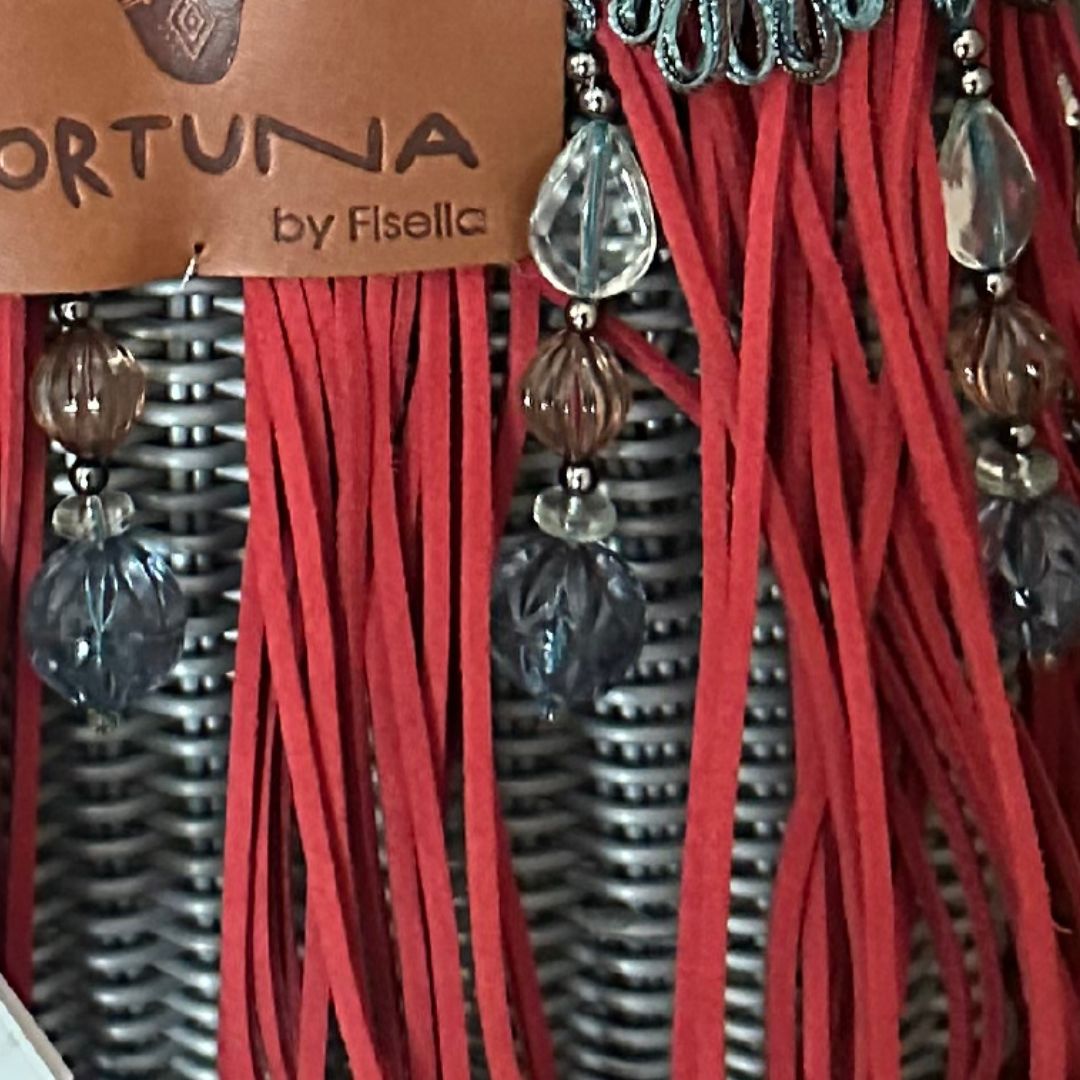 Bolsa Fringe Mini color Plata flecos rojos y piedras transparentes en tonos Azules