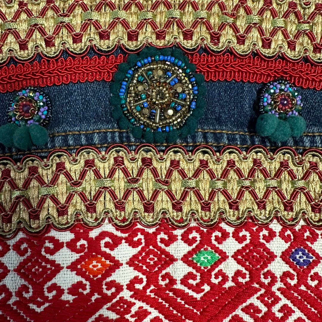 Chamarra Con Bordados Textil Mexicano Rojo - CHICA