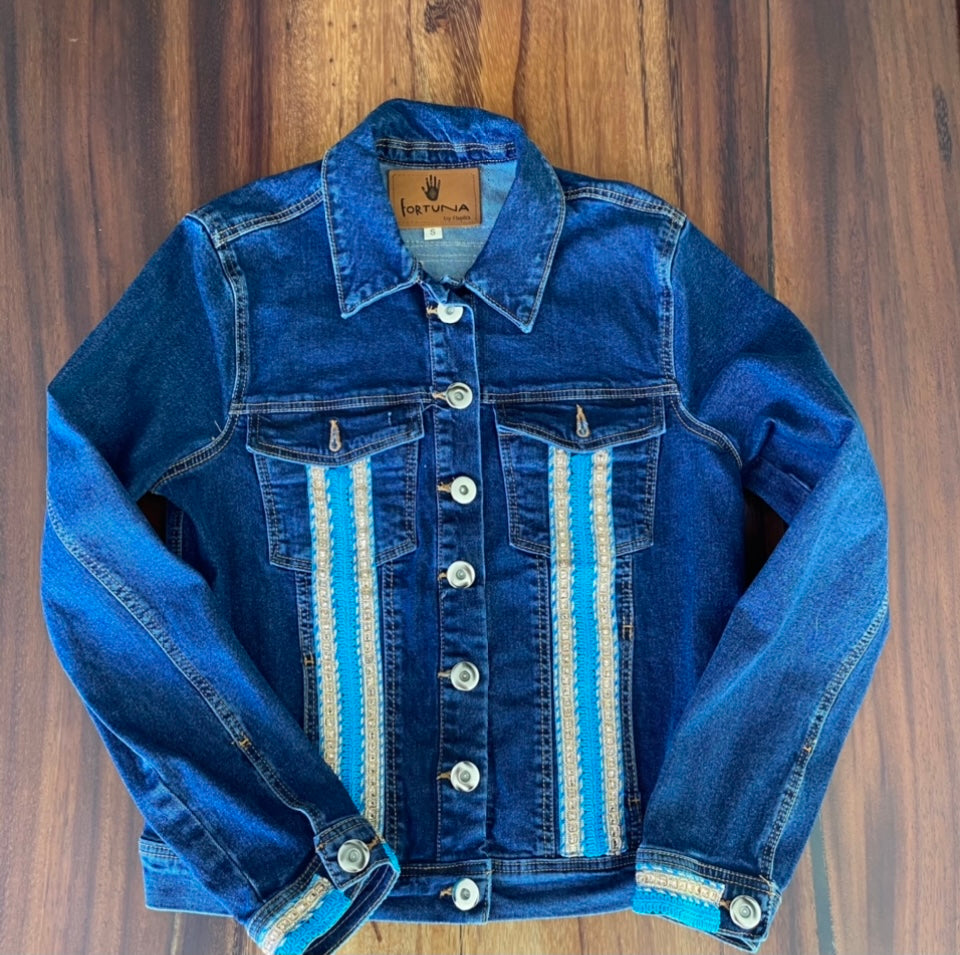 Chamarra Bordada con Rococo Talla M