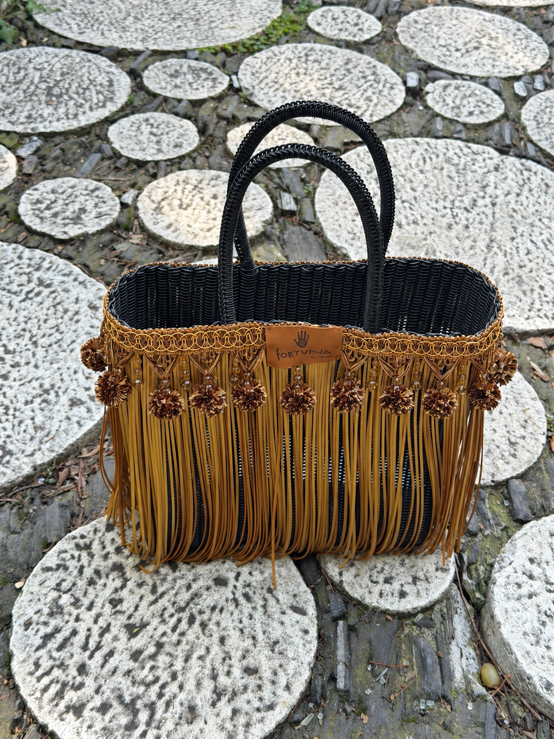 Bolsa  Fringe Negra Flecos Dorados/ Fortuna by Fisella