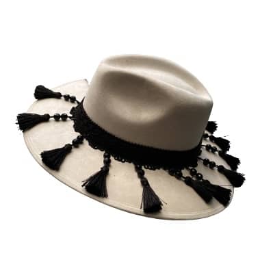 Sombrero country Blanco Borlas Negras