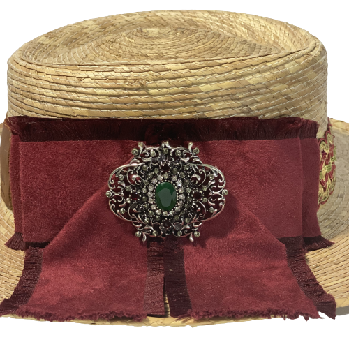 Sombrero Palma Vino con Broche de swarovski ovalado