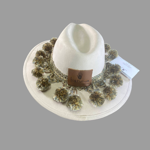 Sombrero blanco pompones verdes